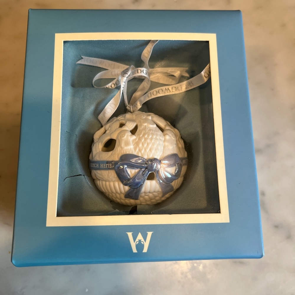 Wedgwood Ornament Jasperware 2 Turtle‎ Doves 12 Days Christmas Ornament